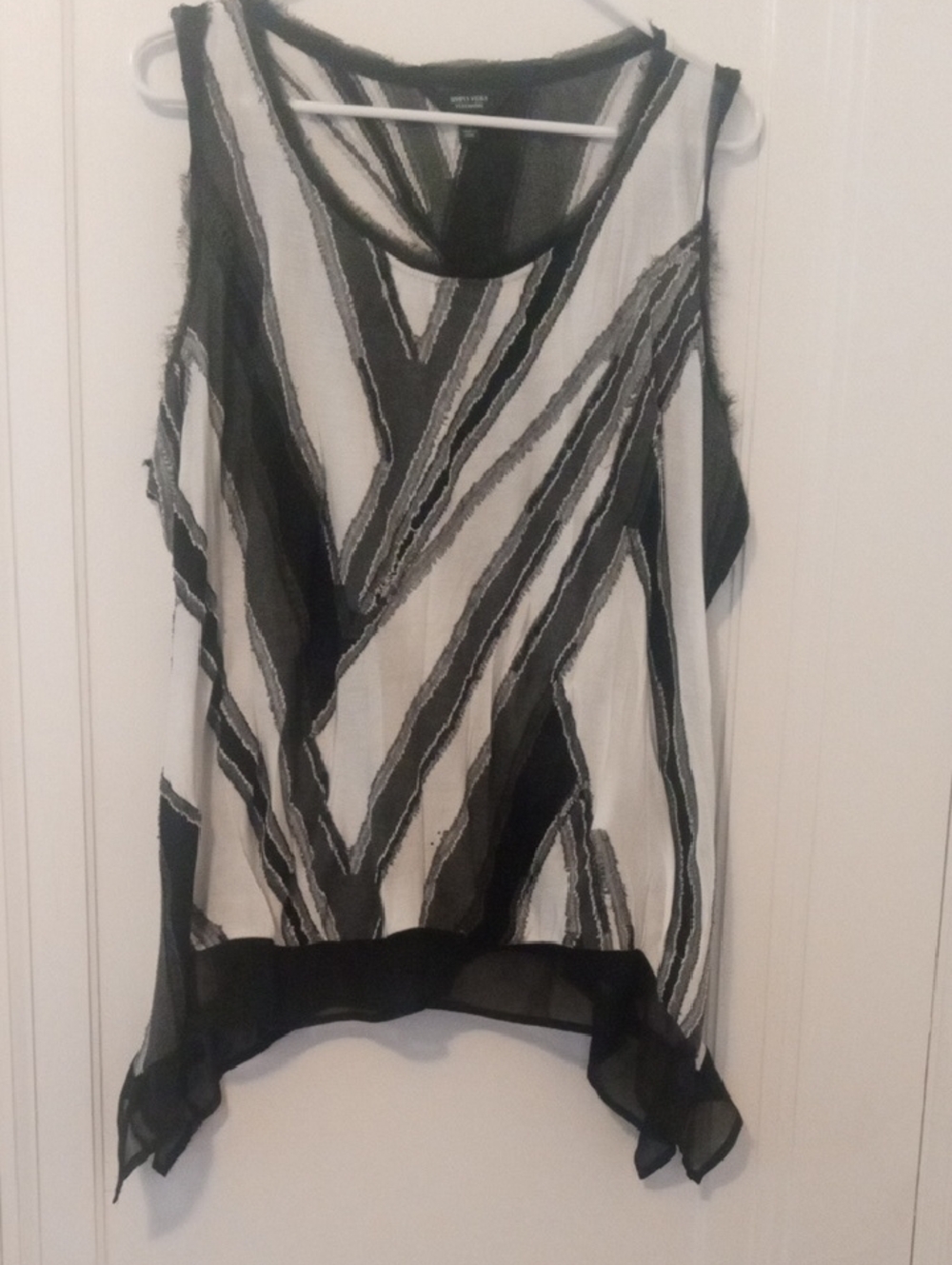 Black & White Striped Sleeveless Top Vera Wang, XL